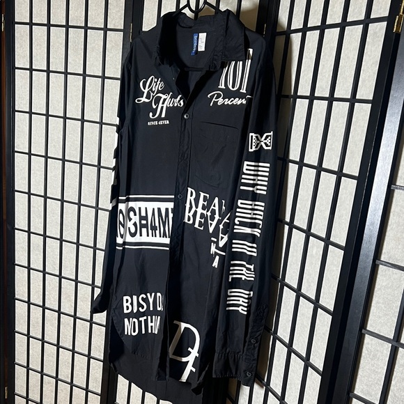 H&M Black Button-Up Shirt with Blue Label - Picture 5 of 5